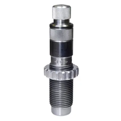 Samostatná usazovací matrice 6mm ARC pro přebíjení nábojů. Určena pro usazení střely do nábojnice. Závit 7/8"-14. LEE BULLET SEAT DIE 6MM ARC.